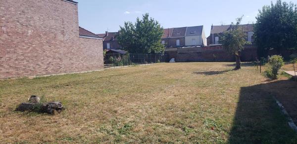 TERRAIN CONSTRUCTIBLE 549M²
