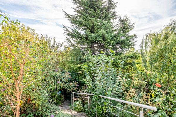 Coteau des vignes : Maison familiale à rénover sur une parcelle de 732 m2 !