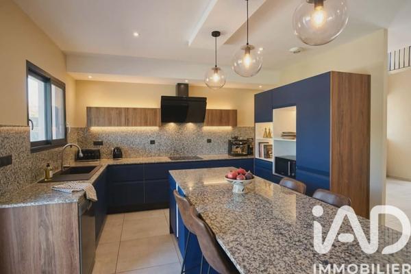 Maison à vendre 7 pièces 218 m² Luynes