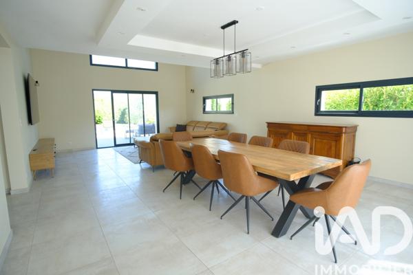Maison à vendre 7 pièces 218 m² Luynes