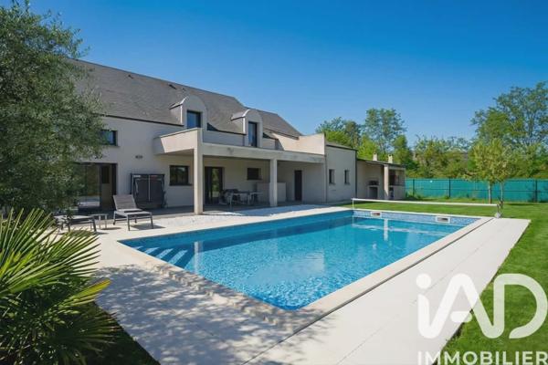 Maison à vendre 7 pièces 218 m² Luynes