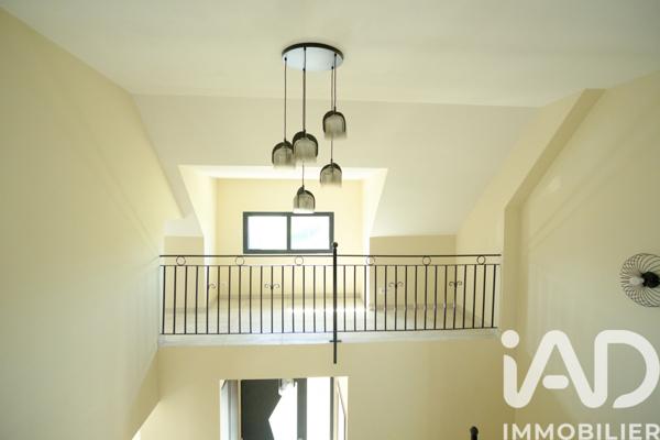 Maison à vendre 7 pièces 218 m² Luynes