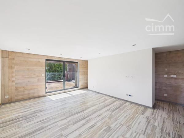 EXCLUSIVITÉ – Maison avec piscine hors sol et appartement indépendant à Gières sur terrain de 470m2