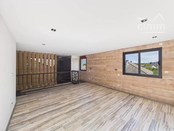 EXCLUSIVITÉ – Maison avec piscine hors sol et appartement indépendant à Gières sur terrain de 470m2