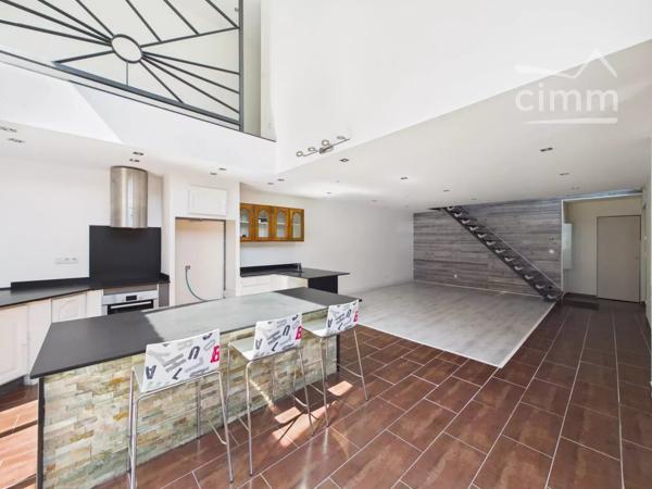 EXCLUSIVITÉ – Maison avec piscine hors sol et appartement indépendant à Gières sur terrain de 470m2