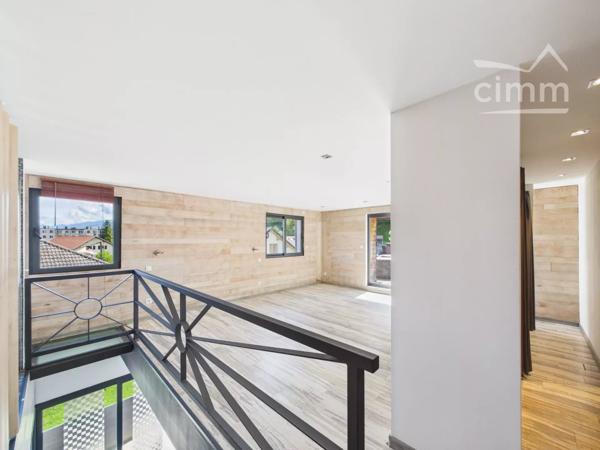 EXCLUSIVITÉ – Maison avec piscine hors sol et appartement indépendant à Gières sur terrain de 470m2