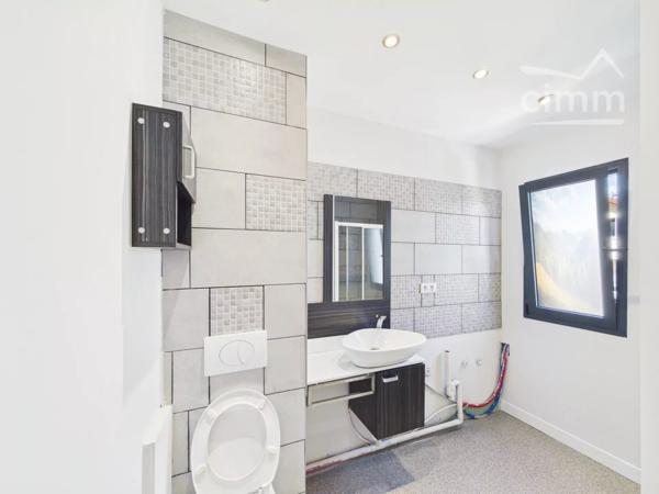 EXCLUSIVITÉ – Maison avec piscine hors sol et appartement indépendant à Gières sur terrain de 470m2