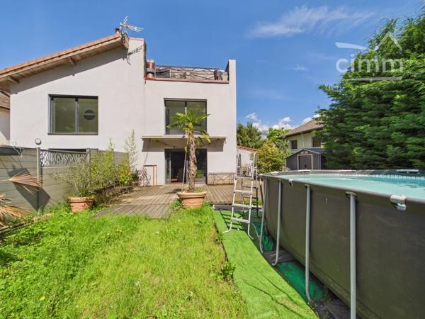 EXCLUSIVITÉ – Maison avec piscine hors sol et appartement indépendant à Gières sur terrain de 470m2