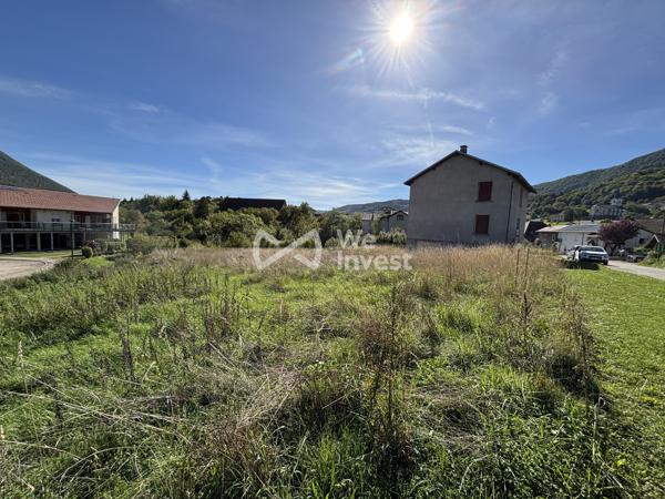 Terrain constructible de 886 m² à Champfromier
