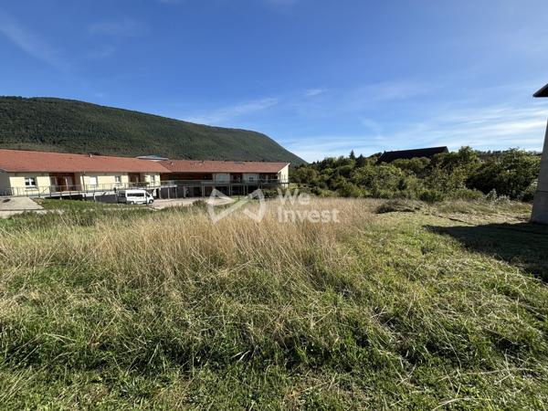Terrain constructible de 886 m² à Champfromier