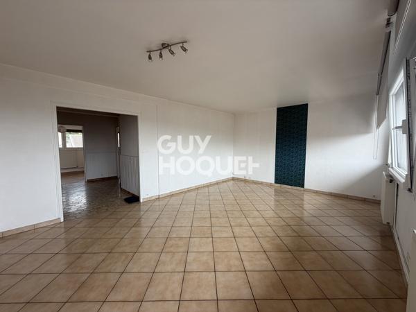 Appartement avec trois chambres un balcon une cave à LAXOU Village