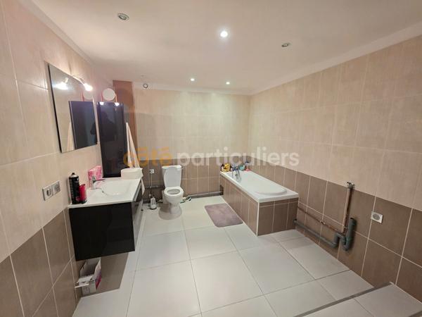 Vente Maison190 m² - 8 Pièces - EGRISELLES LE BOCAGE (89500)