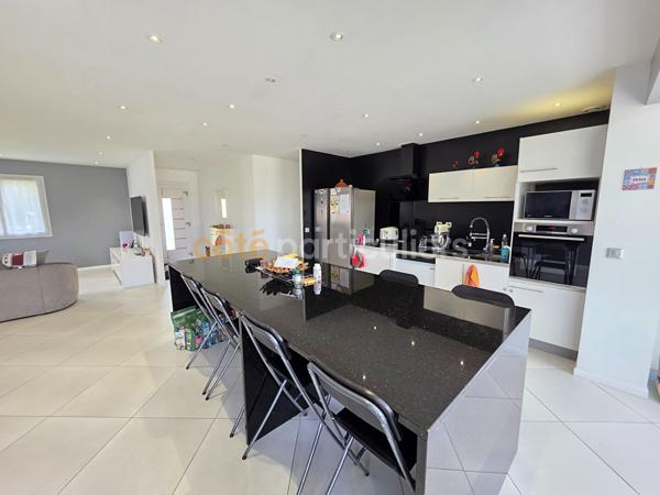 Vente Maison190 m² - 8 Pièces - EGRISELLES LE BOCAGE (89500)