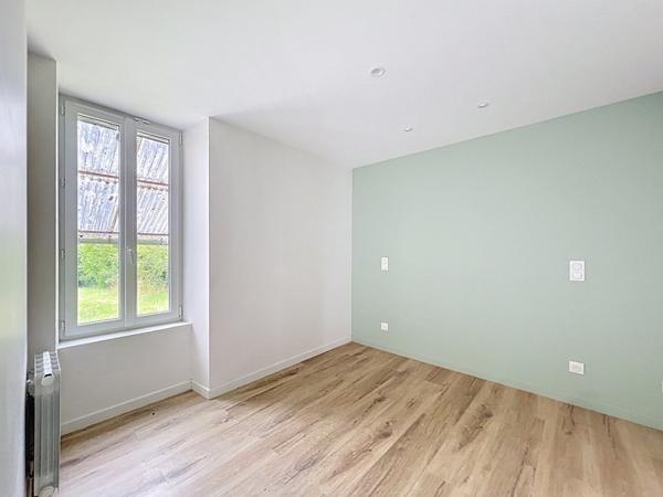 Maison à louer 530 € CC Pérassay 4 p 99 m² DPE C