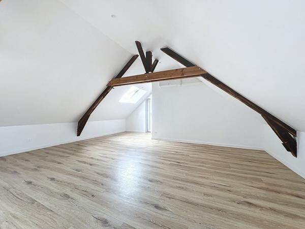 Maison à louer 530 € CC Pérassay 4 p 99 m² DPE C