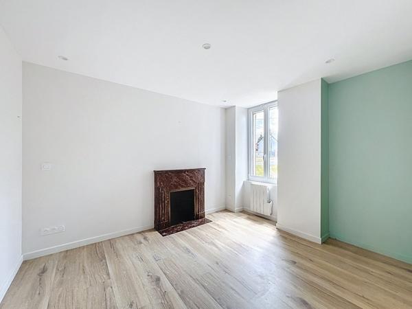 Maison à louer 530 € CC Pérassay 4 p 99 m² DPE C