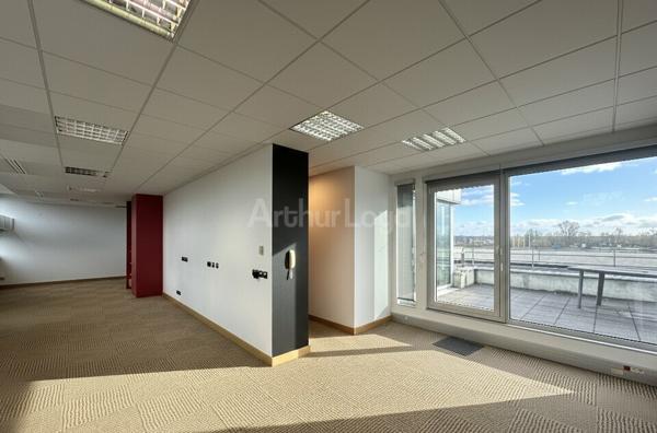 BUREAUX à LOUER de 538.39 m²