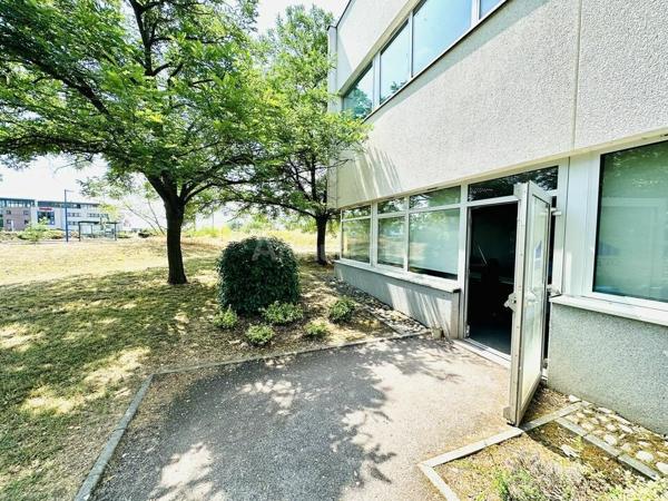 BUREAUX à LOUER de 538.39 m²