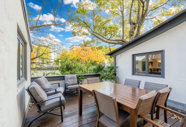 Bureaux à vendre Neuilly-sur-Seine avec jardin privatif et vue Seine
