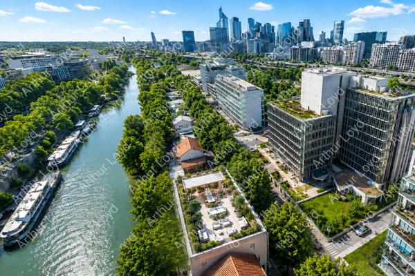 Bureaux à vendre Neuilly-sur-Seine avec jardin privatif et vue Seine