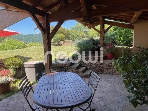 Bijou en Pierres Dorées | Vue campagne beaujolaise | 5 chambres |
