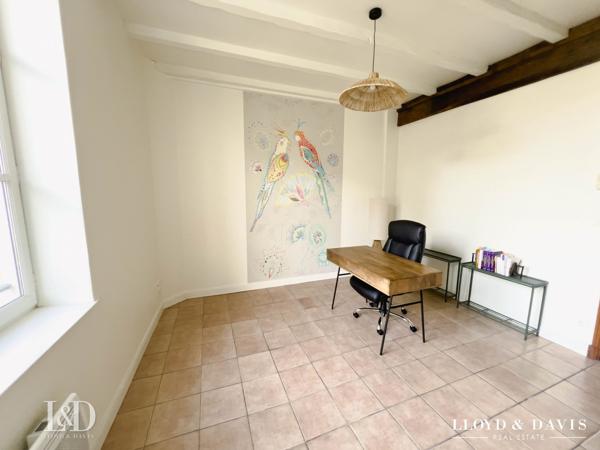 Studio Charmant avec Place de Parking Sécurisée - Idéal pour Investissement ou Première Acquisition