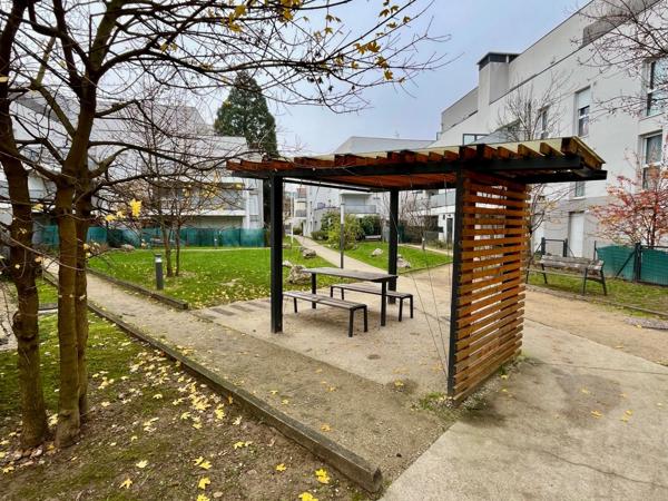 Appartement 3 chambres avec ascenseur, 2 terrasses et garage privatif