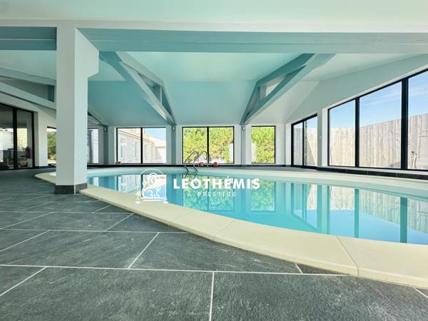 SPACIEUSE VILLA COEUR DE VILLE – PISCINE INTÉRIEURE