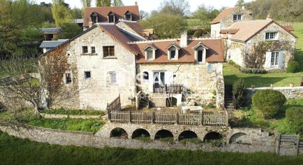 DOMAINE D’EXCEPTION AU CŒUR DE LA NATURE – PLUS DE 25 HECTARES – ÉTANG – PISCINE – GÎTES