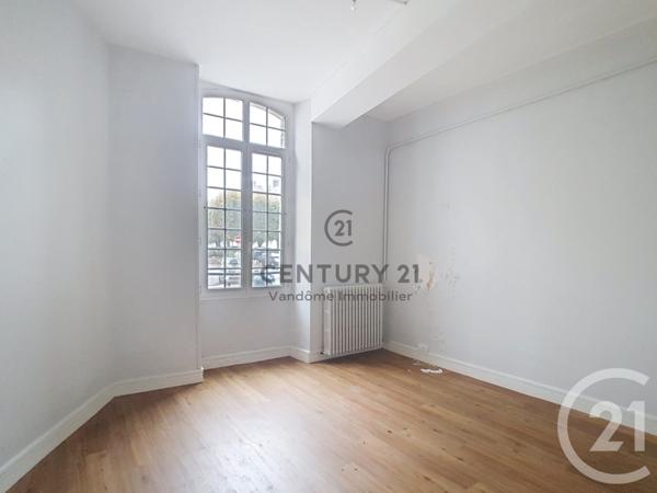 Immeuble à vendre  160 m2 CREPY EN VALOIS - 60