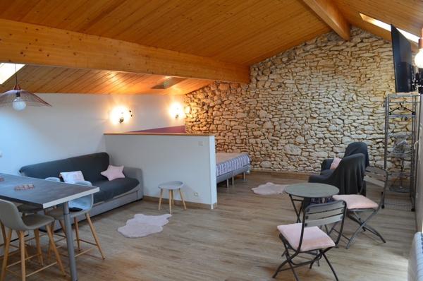Belle propriété de charme en pierre avec gîtes, piscine et dépendances Chancelade