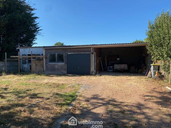 Terrain constructible 955 m² à Saint-Hilaire-la-Forêt 85440