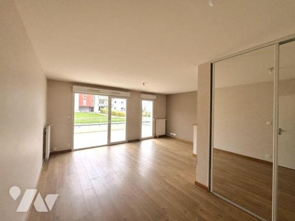 EXCLUSIVITÉ-QUARTIER BEAUREGARD- APPARTEMENT TYPE 3 -GRANDE TERRASSE ET GARAGE SECURISÉE-
Vene...