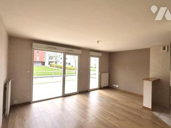 EXCLUSIVITÉ-QUARTIER BEAUREGARD- APPARTEMENT TYPE 3 -GRANDE TERRASSE ET GARAGE SECURISÉE-
Vene...