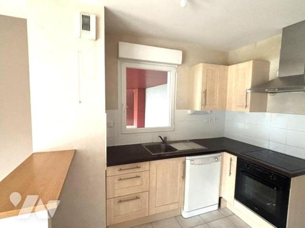 EXCLUSIVITÉ-QUARTIER BEAUREGARD- APPARTEMENT TYPE 3 -GRANDE TERRASSE ET GARAGE SECURISÉE-
Vene...