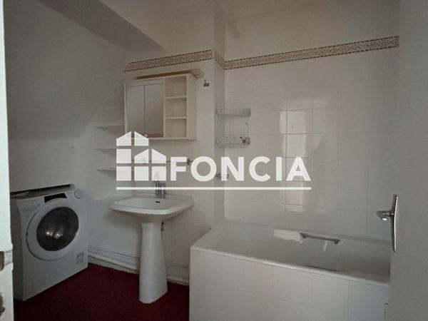 Location Appartement 4 pièces 76.51 m² - 64 RUE RAMBUTEAU Paris 75003