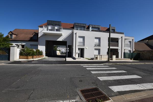 À vendre : Appartement 4 pièces à COMBS LA VILLE