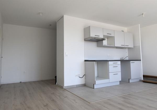 À vendre : Appartement 4 pièces à COMBS LA VILLE