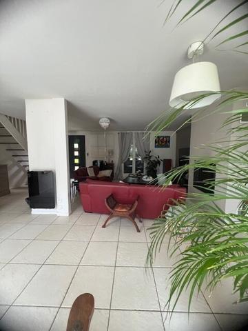 Pavillon individuel 132 M2 sans vis à vis.