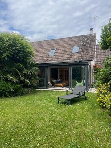 Pavillon individuel 132 M2 sans vis à vis.