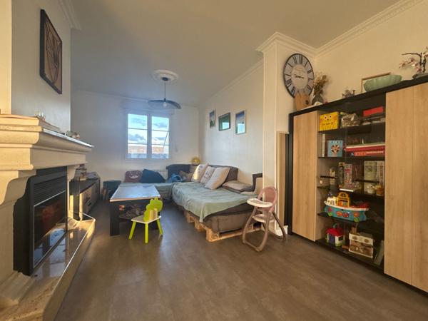 Maison dans le bourg d'Entrammes - 5p -127.87 m2 - 4 chambres