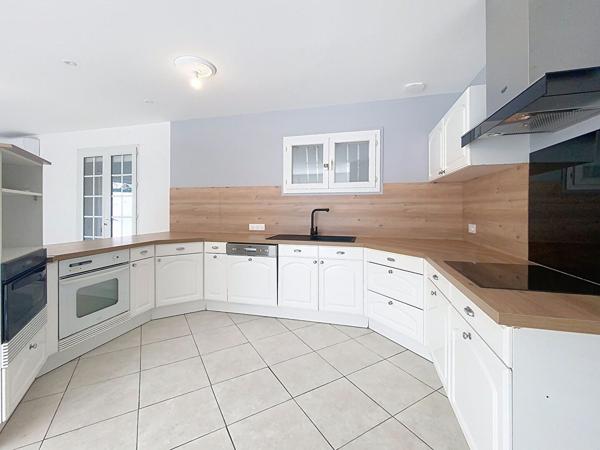 GUJAN-MESTRAS ! Maison 4 pièces de 125 m2 avec véranda, garage et patio !