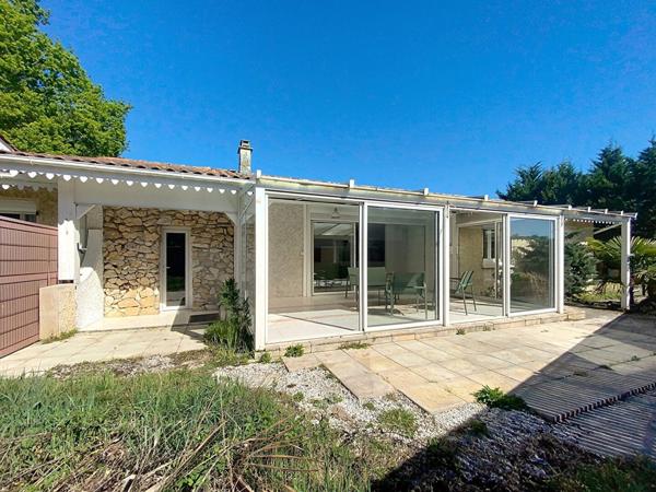GUJAN-MESTRAS ! Maison 4 pièces de 125 m2 avec véranda, garage et patio !