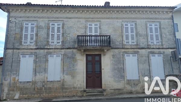 Maison à vendre 10 pièces 311,5 m² Saint-Bonnet-sur-Gironde