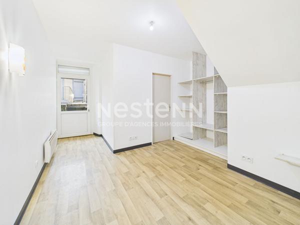 Aurillac, centre ville, à Vendre Appartement de 2 pièces en rez-de-chaussée, avec box.