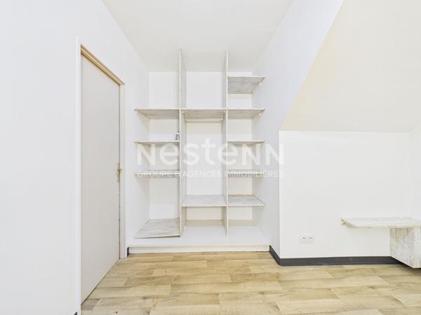 Aurillac, centre ville, à Vendre Appartement de 2 pièces en rez-de-chaussée, avec box.