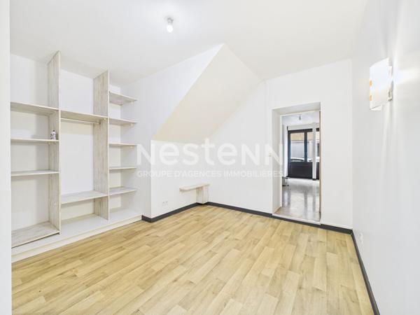 Aurillac, centre ville, à Vendre Appartement de 2 pièces en rez-de-chaussée, avec box.