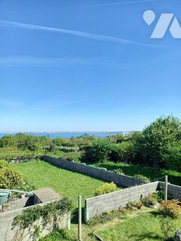LANVEOC - EN EXCLUSIVITE - Vue rade de Brest, à proximité du bourg, maison à rénover offrant, c...