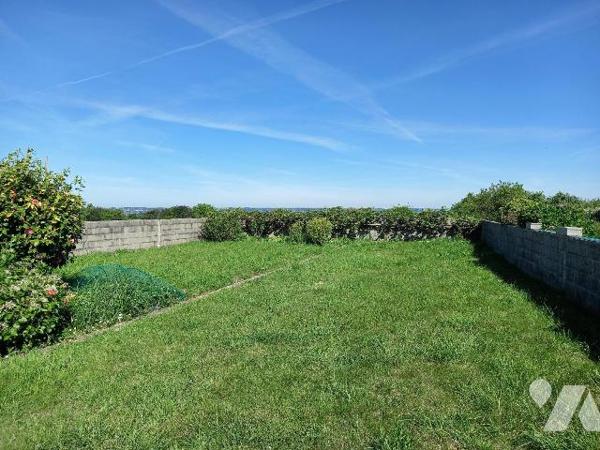 LANVEOC - EN EXCLUSIVITE - Vue rade de Brest, à proximité du bourg, maison à rénover offrant, c...