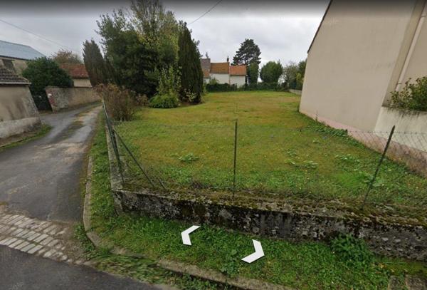 Terrain à bâtir de 713m² à 5 minutes de Longueville